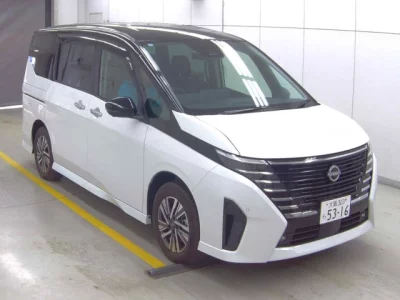 Nissan SERENA  с аукциона в Японии