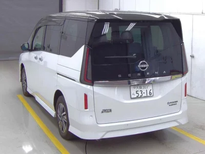 Nissan SERENA  с аукциона в Японии