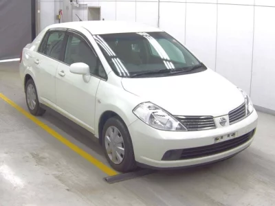 Nissan TIIDA LATIO  с аукциона в Японии