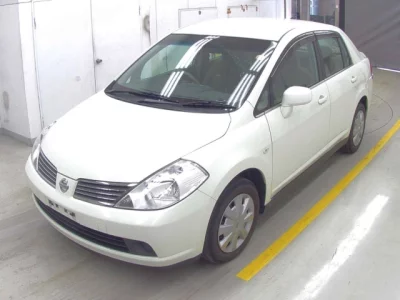 Nissan TIIDA LATIO  с аукциона в Японии