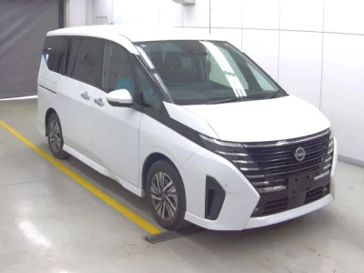 Nissan SERENA  с аукциона в Японии