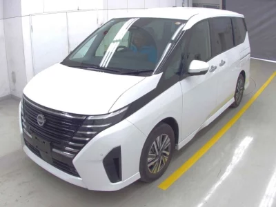Nissan SERENA  с аукциона в Японии