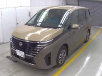 Nissan SERENA лот № 1072 оценка 5  с аукциона в Японии 2