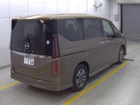 Nissan SERENA лот № 1072 оценка 5  с аукциона в Японии 3