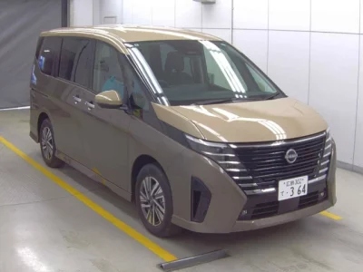Nissan SERENA  с аукциона в Японии