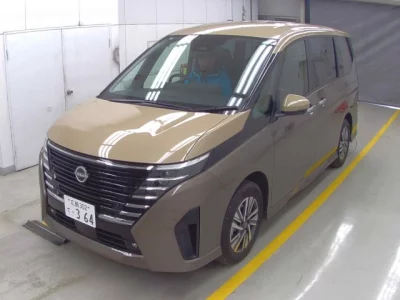 Nissan SERENA  с аукциона в Японии
