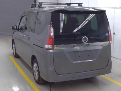 Nissan SERENA  с аукциона в Японии