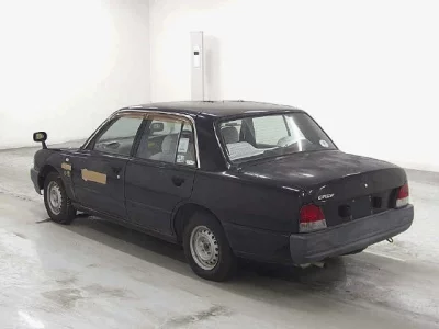 Nissan CRUE  с аукциона в Японии