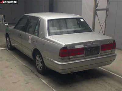 Toyota CROWN COMFORT  с аукциона в Японии