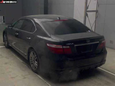 Lexus LS