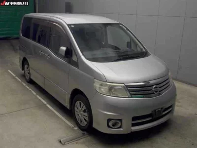 Nissan SERENA  с аукциона в Японии