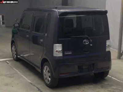 Toyota PIXIS SPACE  с аукциона в Японии