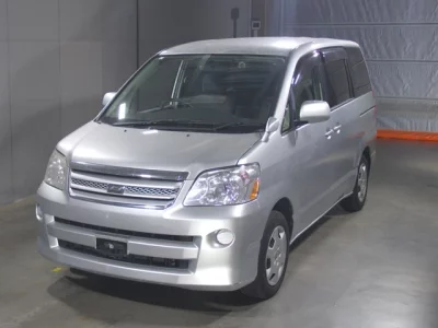 Toyota NOAH  с аукциона в Японии