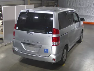 Toyota NOAH  с аукциона в Японии