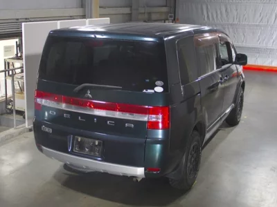 Mitsubishi DELICA D5