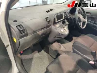 Toyota WISH лот № 3040 оценка 3.5  с аукциона в Японии 2