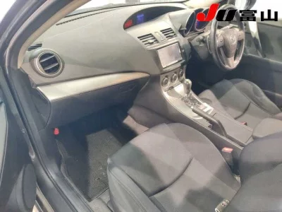 Mazda AXELA  с аукциона в Японии