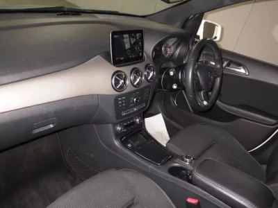 Mercedes-Benz B CLASS