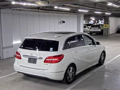 Mercedes-Benz B CLASS
