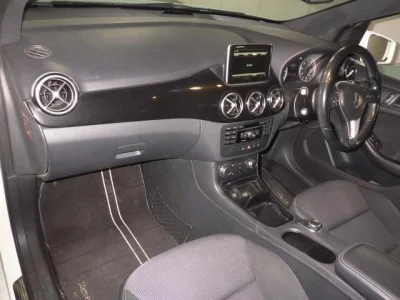 Mercedes-Benz B CLASS