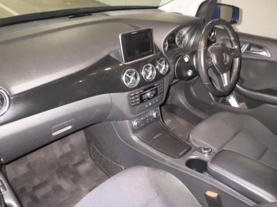 Mercedes-Benz B CLASS