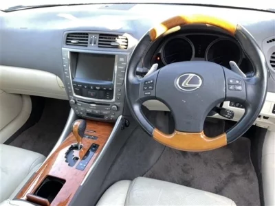 Lexus IS