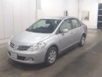 Nissan TIIDA LATIO лот № 1043 оценка 4  с аукциона в Японии 3