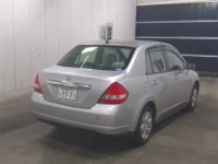 Nissan TIIDA LATIO лот № 1043 оценка 4  с аукциона в Японии 4