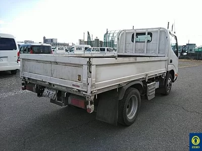 Toyota DYNA  с аукциона в Японии