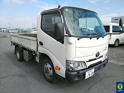 Toyota DYNA  с аукциона в Японии
