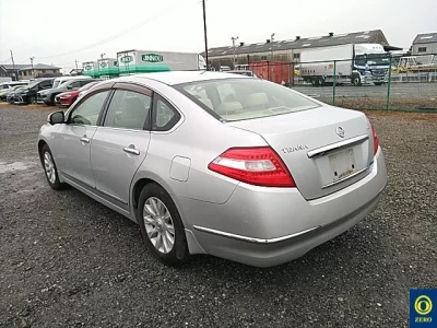 Nissan TEANA