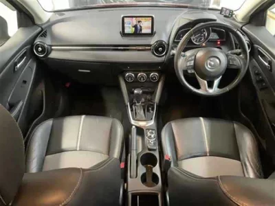 Mazda DEMIO  с аукциона в Японии