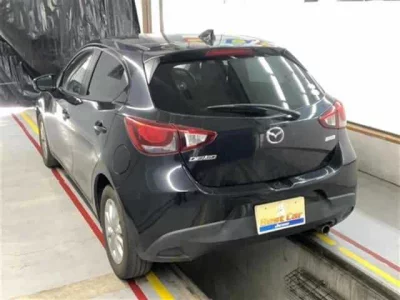 Mazda DEMIO  с аукциона в Японии