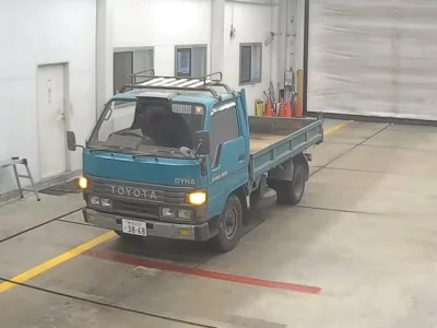 Toyota DYNA  с аукциона в Японии