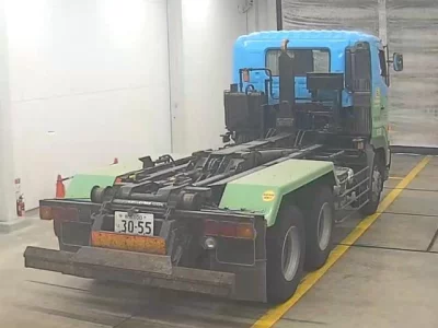 Hino TRUCK