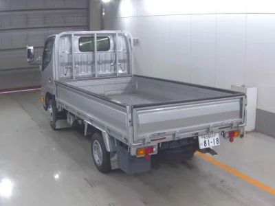 Toyota DYNA  с аукциона в Японии