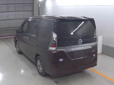 Nissan SERENA  с аукциона в Японии