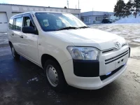 Toyota SUCCEED лот № 12135 оценка 4  с аукциона в Японии 1