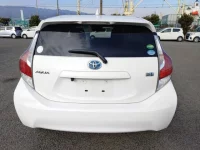 Toyota AQUA лот № 14237 оценка 4  с аукциона в Японии 3