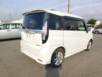 Mitsubishi DELICA D2