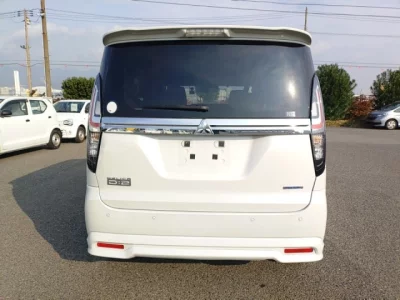 Mitsubishi DELICA D2