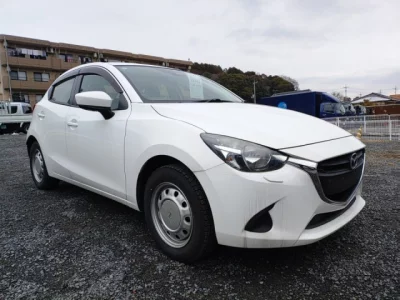 Mazda DEMIO  с аукциона в Японии