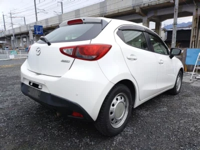 Mazda DEMIO  с аукциона в Японии