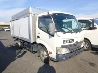 Hino DUTRO лот № 13372 оценка 3.5  с аукциона в Японии 1