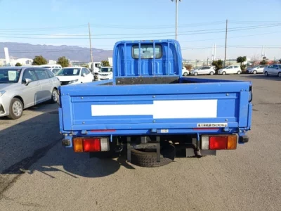 Mazda TITAN  с аукциона в Японии