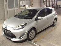 Toyota AQUA лот № 3088 оценка 3.5  с аукциона в Японии 3
