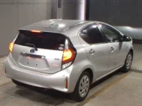 Toyota AQUA лот № 3088 оценка 3.5  с аукциона в Японии 4