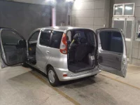 Toyota FUNCARGO лот № 8526 оценка 3  с аукциона в Японии 1