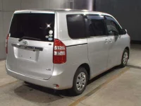 Toyota NOAH лот № 3089 оценка R  с аукциона в Японии 4