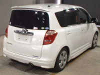 Toyota RACTIS лот № 8388 оценка 3  с аукциона в Японии 4